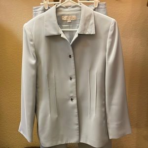 Tahari light Blue Women’s Pant Suit, size 12